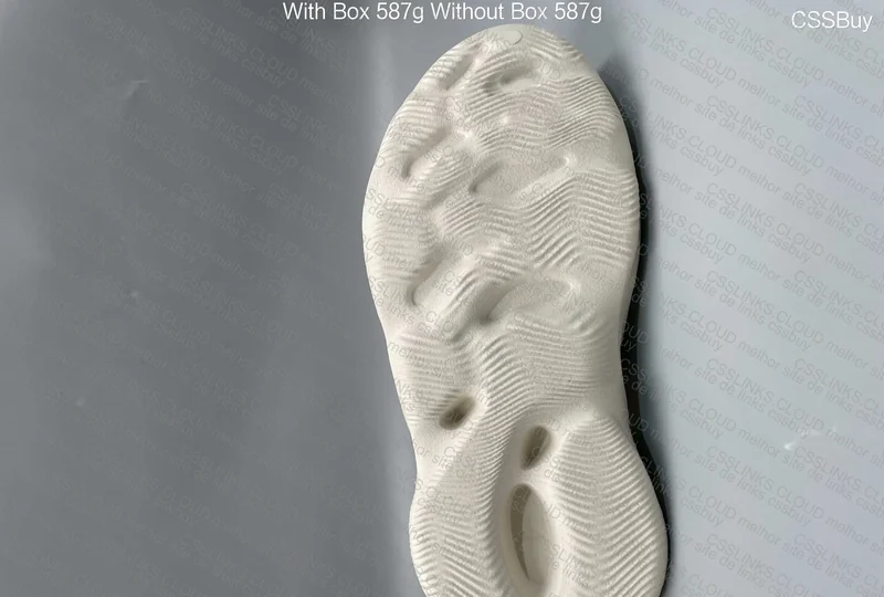 Yeezy Foam "Sand" 9