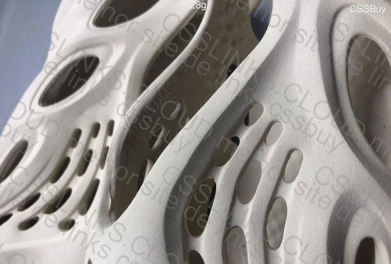 yeezy foamrunner sand