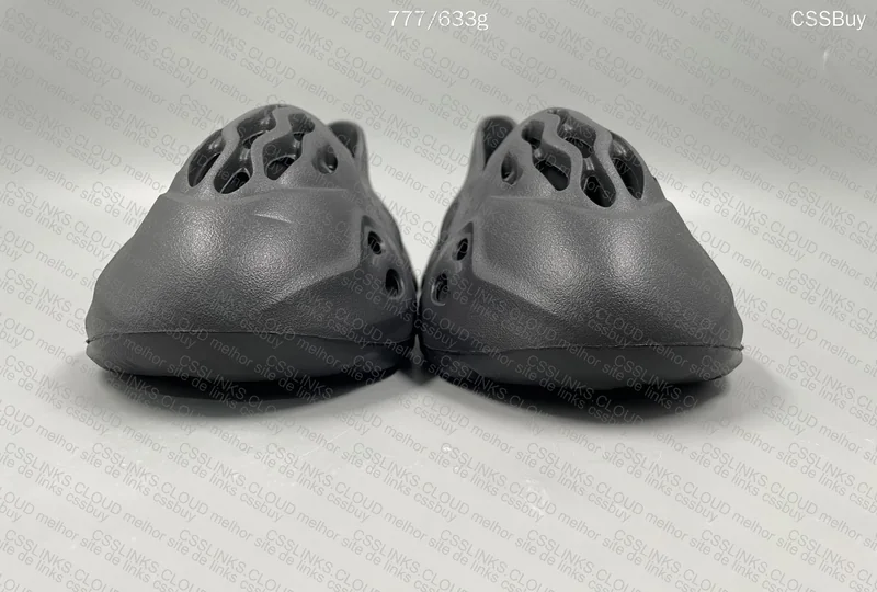 yeezy foan runner 2