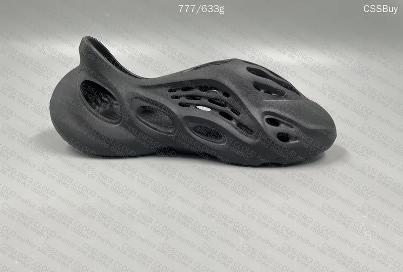 yeezy foan runner 6