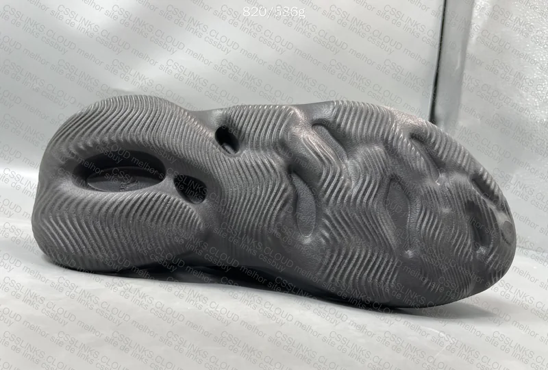 yeezy foram runner 8