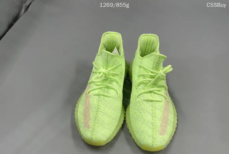 Yeezy GID (ajuda ai GL?)