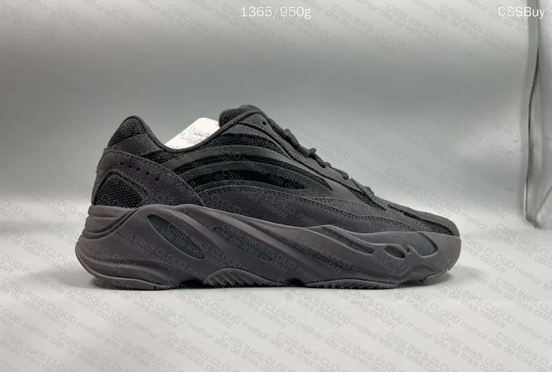 YEEZY NOT THE CLONES 700 3