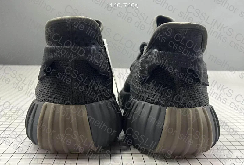 YEEZY - OVO 4