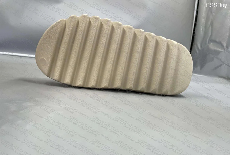 Yeezy Slide 3