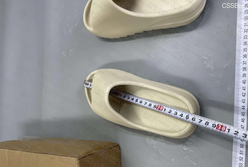 Yeezy Slide 6