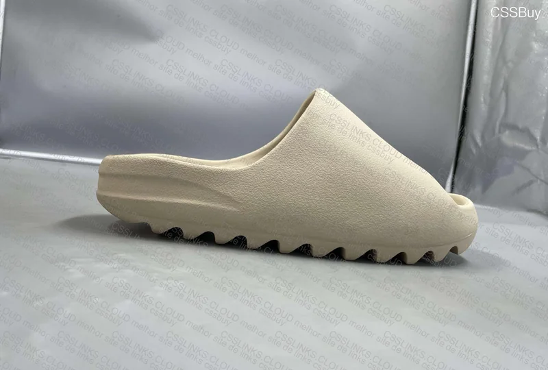 Yeezy Slide 7