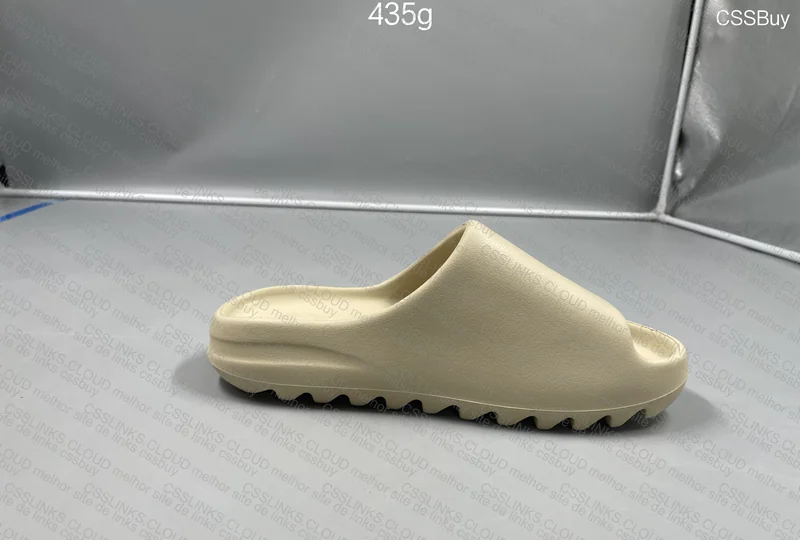 Yeezy Slide 4