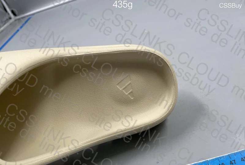 Yeezy Slide 9