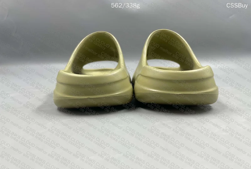 YEEZY SLIDE 3