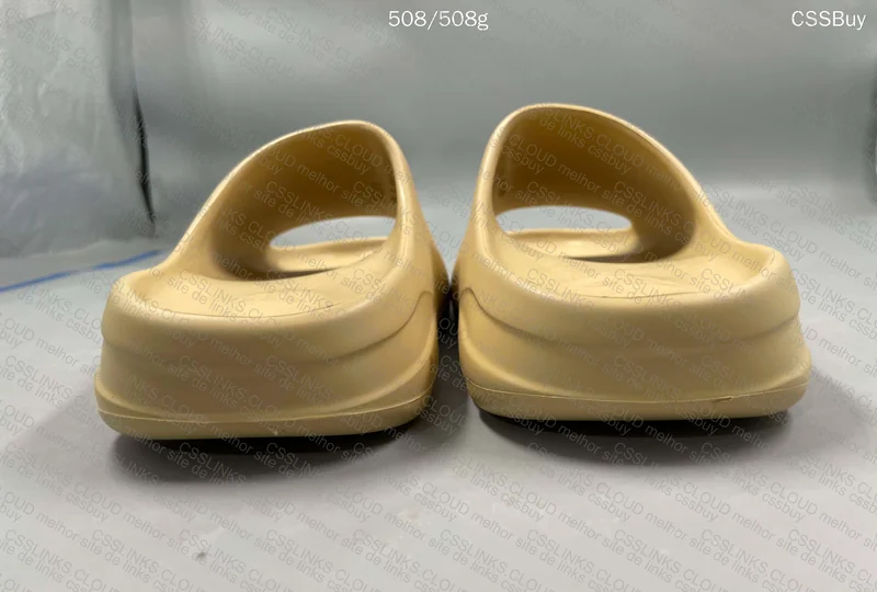 Yeezy slide 4