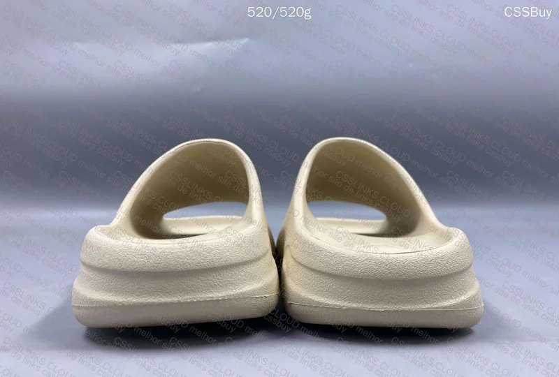 Yeezy slide 4