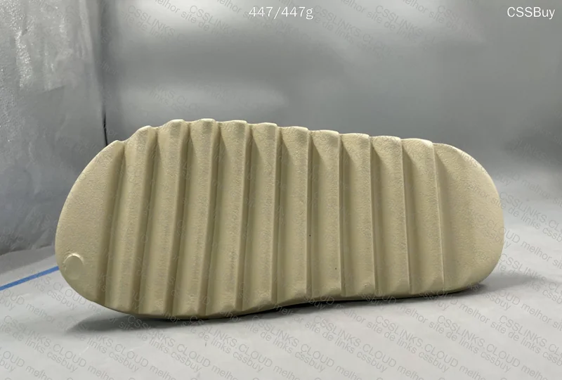 YEEZY SLIDE 3