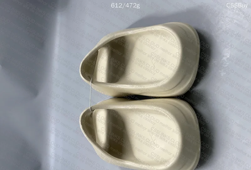 Yeezy Slide 3