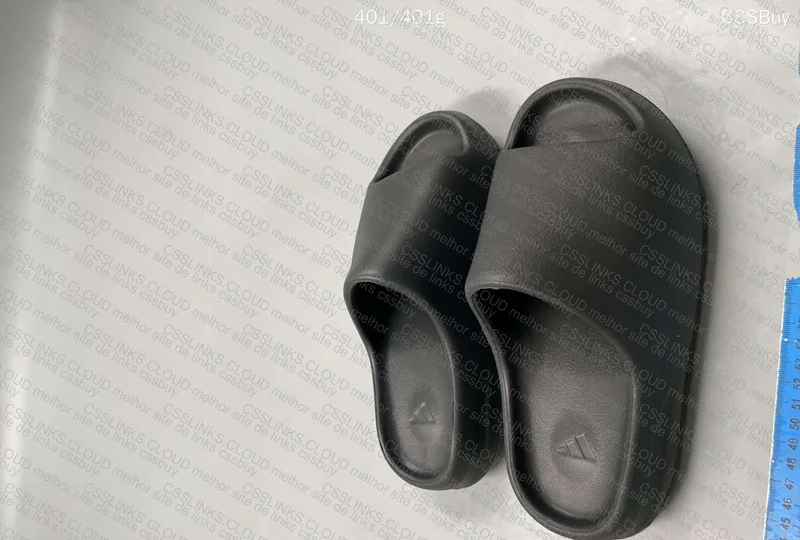 Yeezy Slide 3