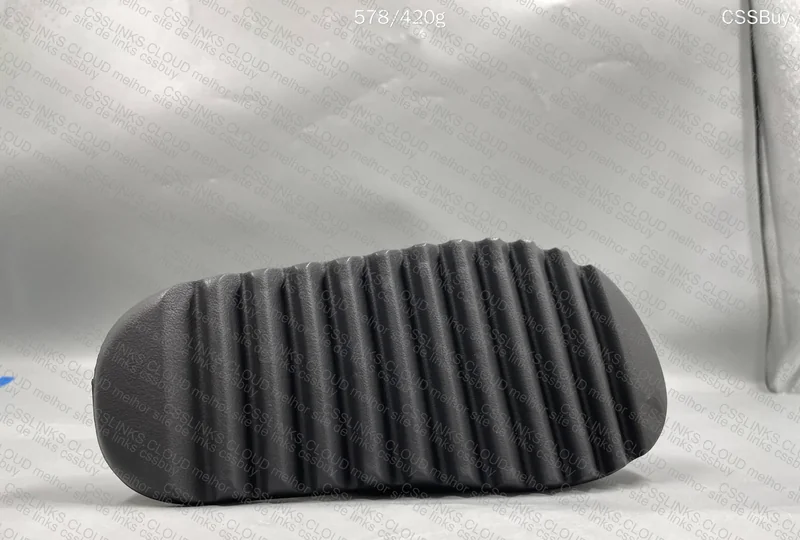 Yeezy Slide 6