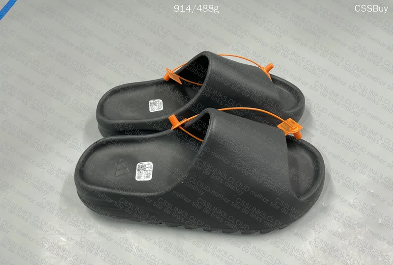 Yeezy slide 2