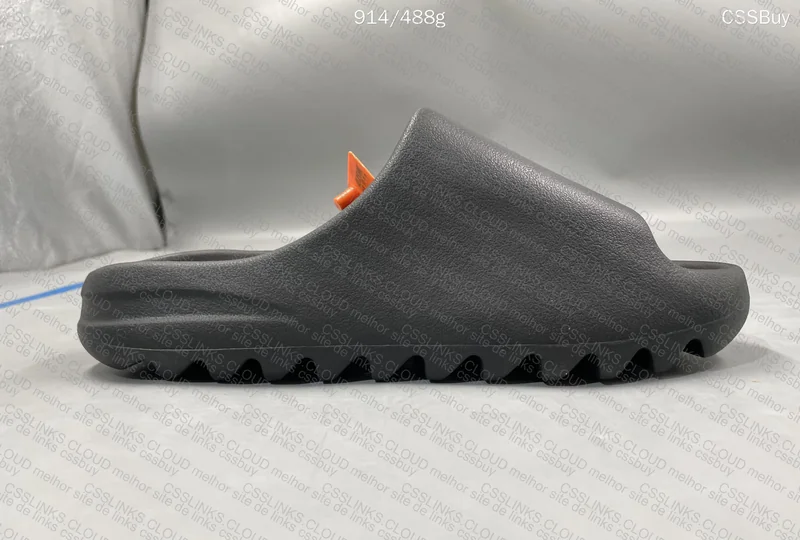 Yeezy slide 3