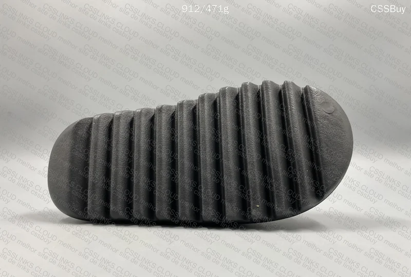 Yeezy slide 6