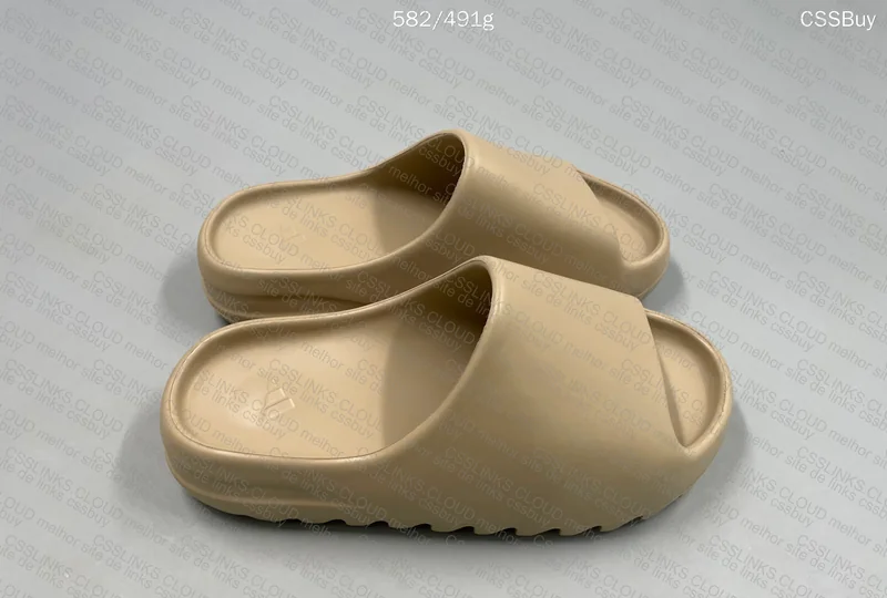 YEEZY SLIDE
