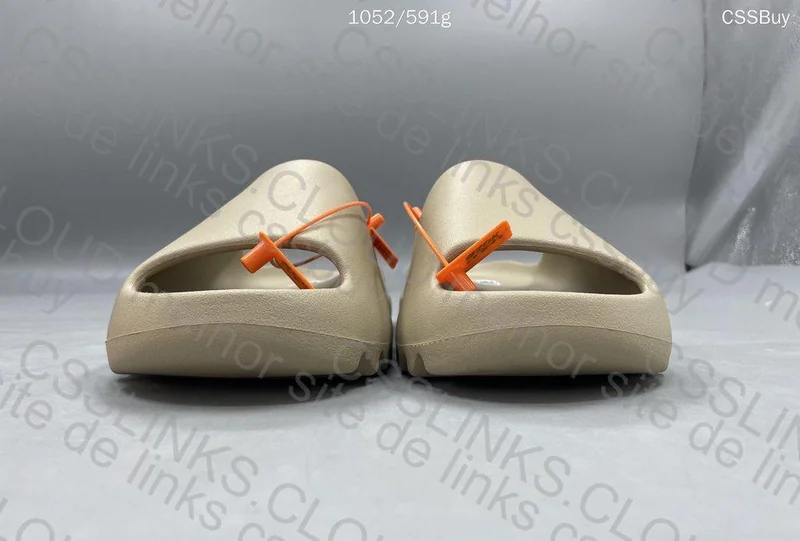 Yeezy Slide 7