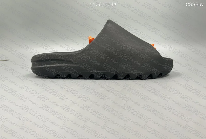 Yeezy Slide 4