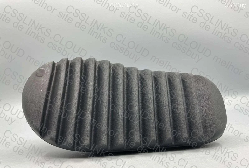 Yeezy slide 10
