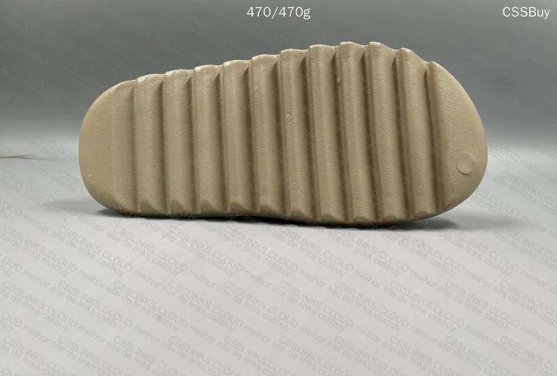 Yeezy Slide 4