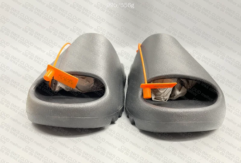 Yeezy Slide 4