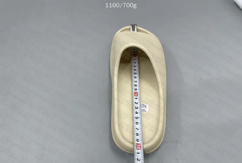 Yeezy Slide 9