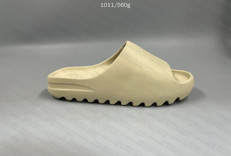 Yeezy Slide 4