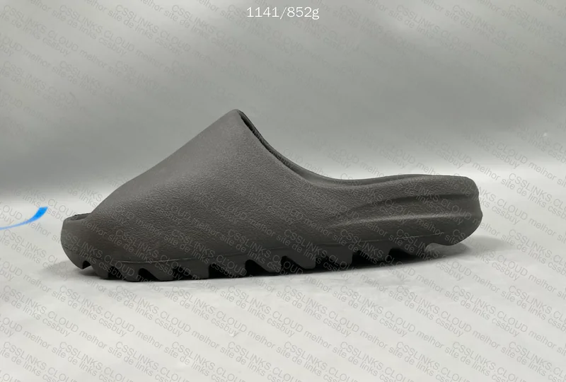 YEEZY SLIDE 4