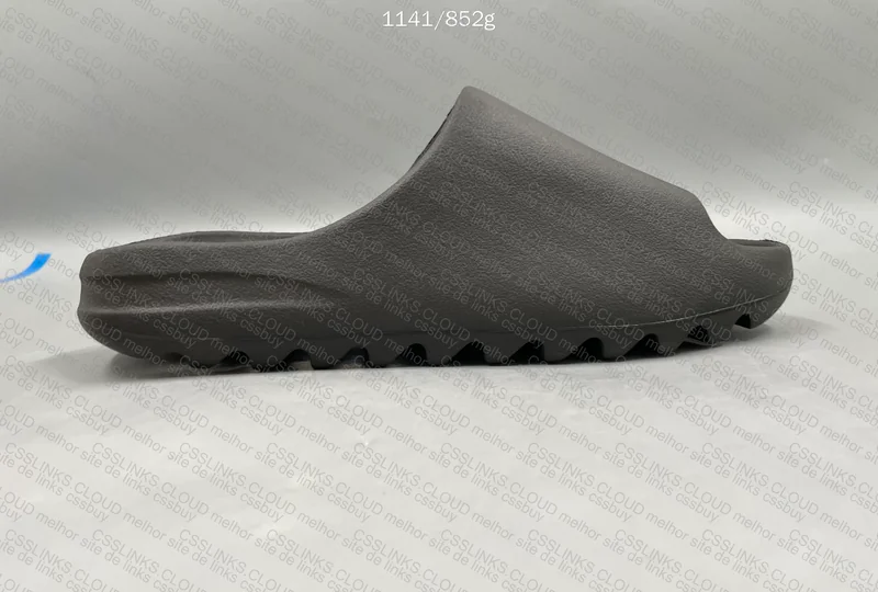 YEEZY SLIDE 5