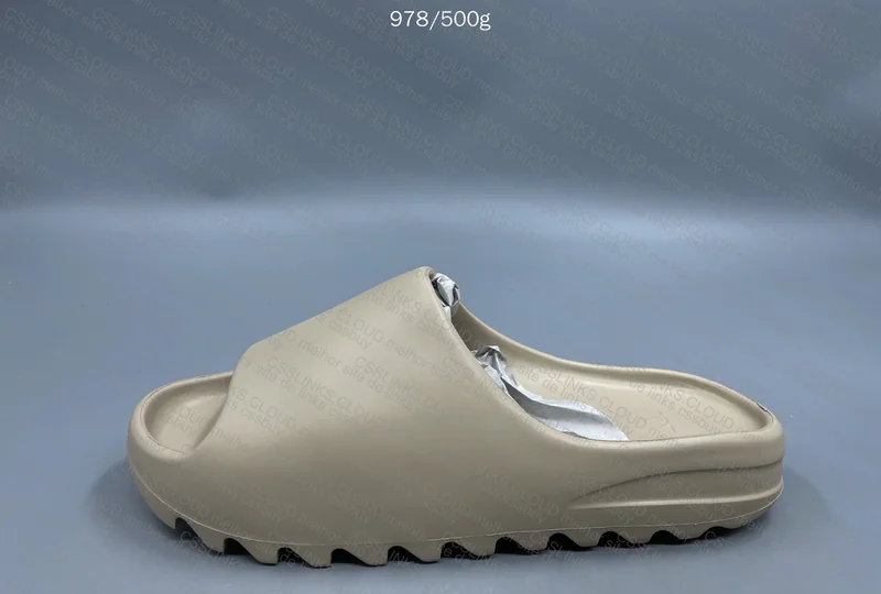 Yeezy Slide 10