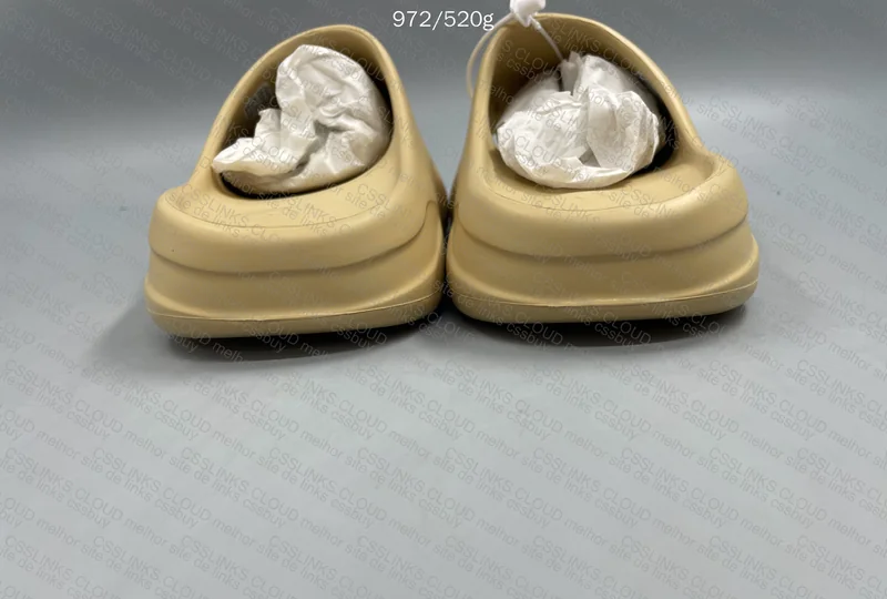 Yeezy Slide 4