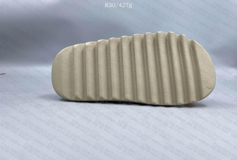 Yeezy slide 4