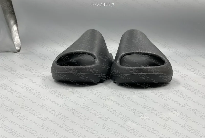Yeezy slide 4