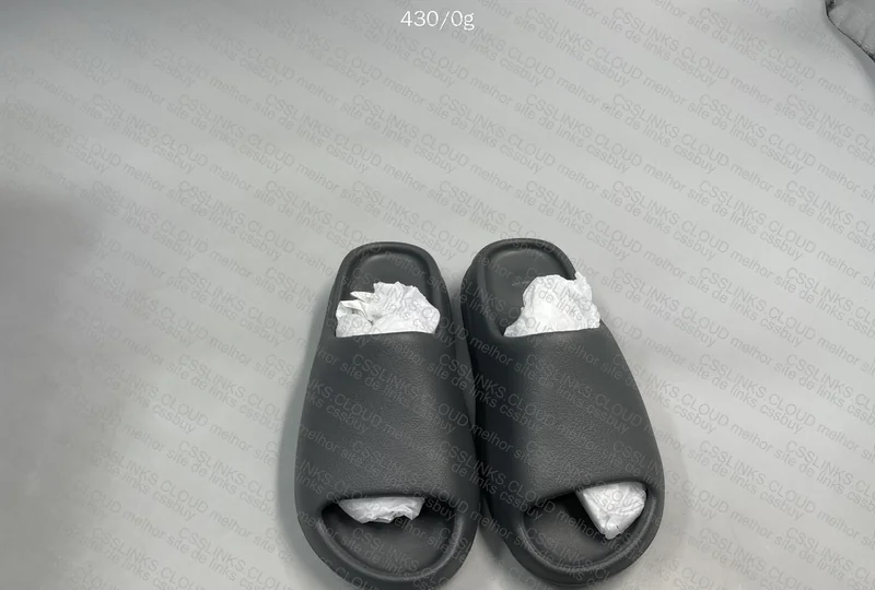 Yeezy Slide