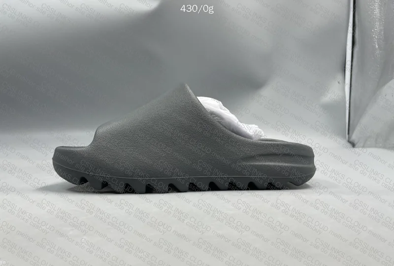 Yeezy Slide 4