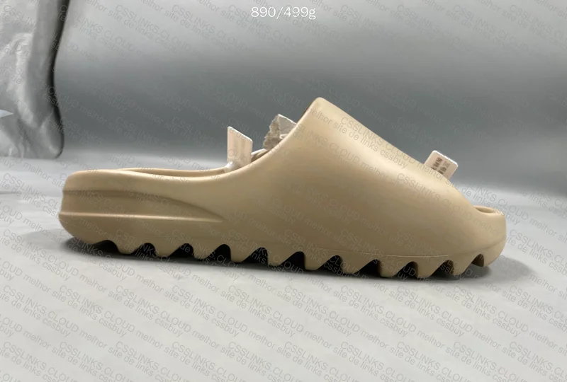 Yeezy Slide 7