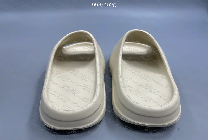Yeezy Slide 4