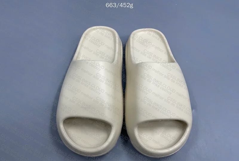 Yeezy Slide 7