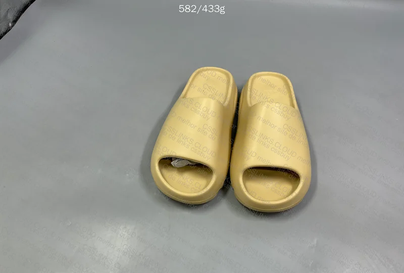 Yeezy Slide 5