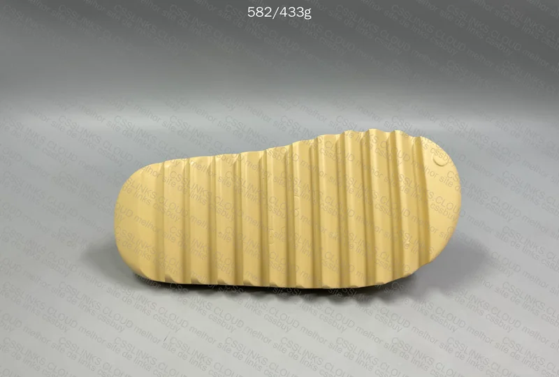 Yeezy Slide 7