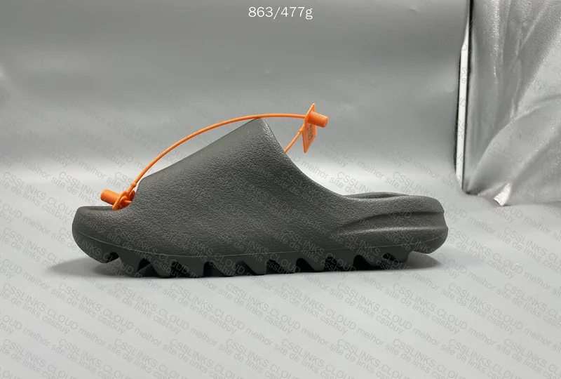 Yeezy Slide 4