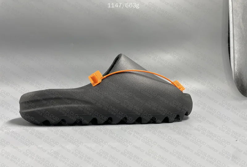 yeezy slide 4