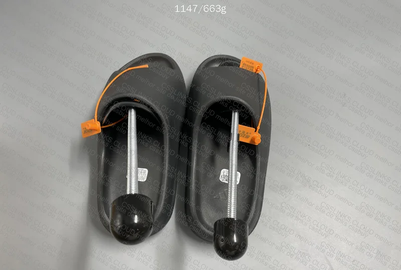 yeezy slide 9