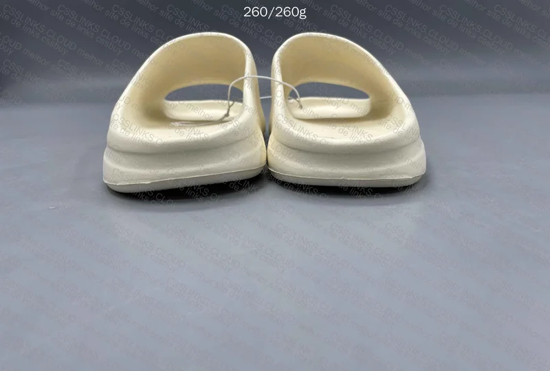 Yeezy Slide 4