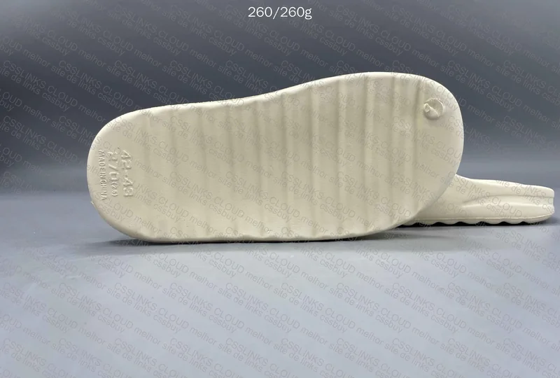 Yeezy Slide 6