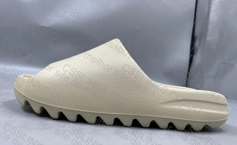 Yeezy Slide 4
